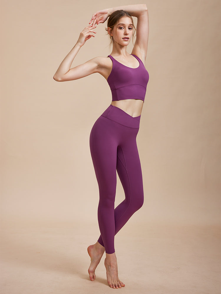 ミディアムサポート 背中スタイル スポーツブラ