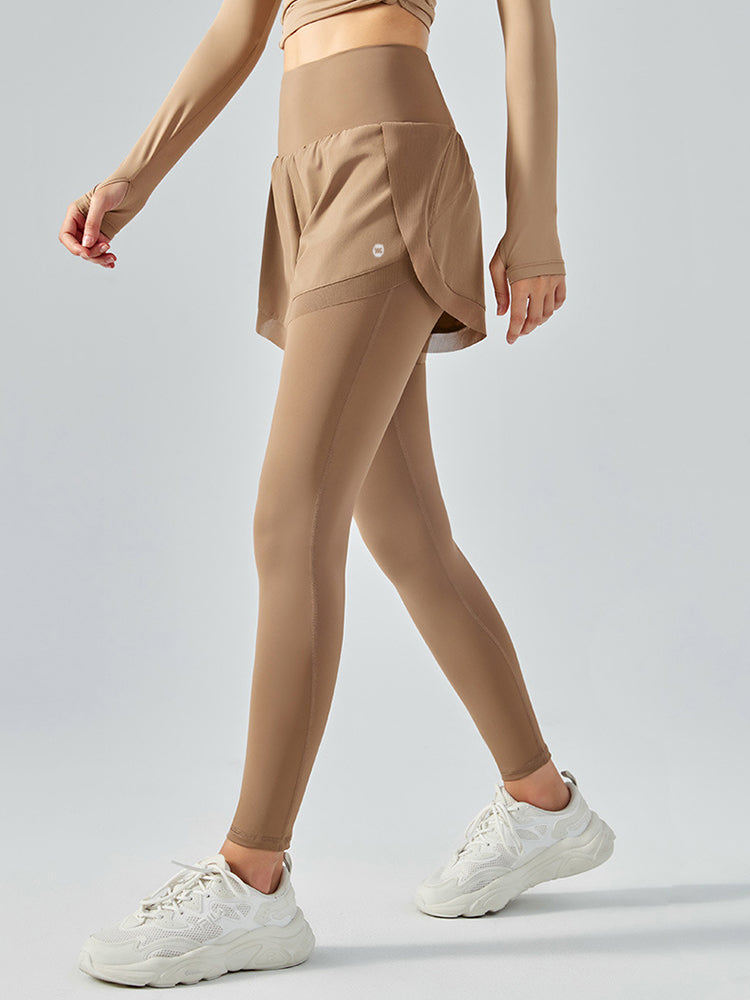 ショートパンツ付きレギンス