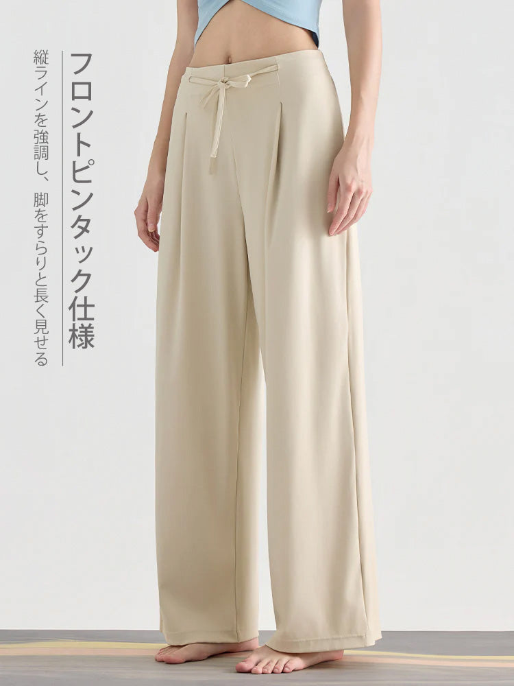 ピンタック入りワイドパンツの正面着用イメージ