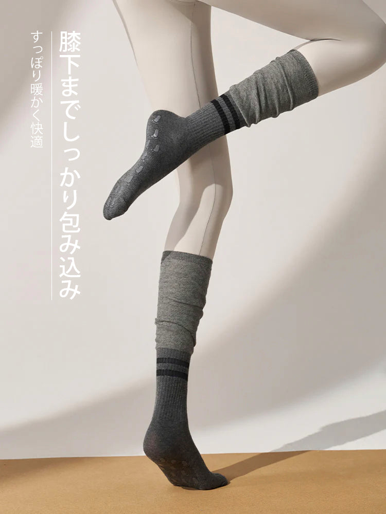 滑り止め付きピラティスハイソックス