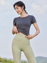 裾ねじり速乾シャツ