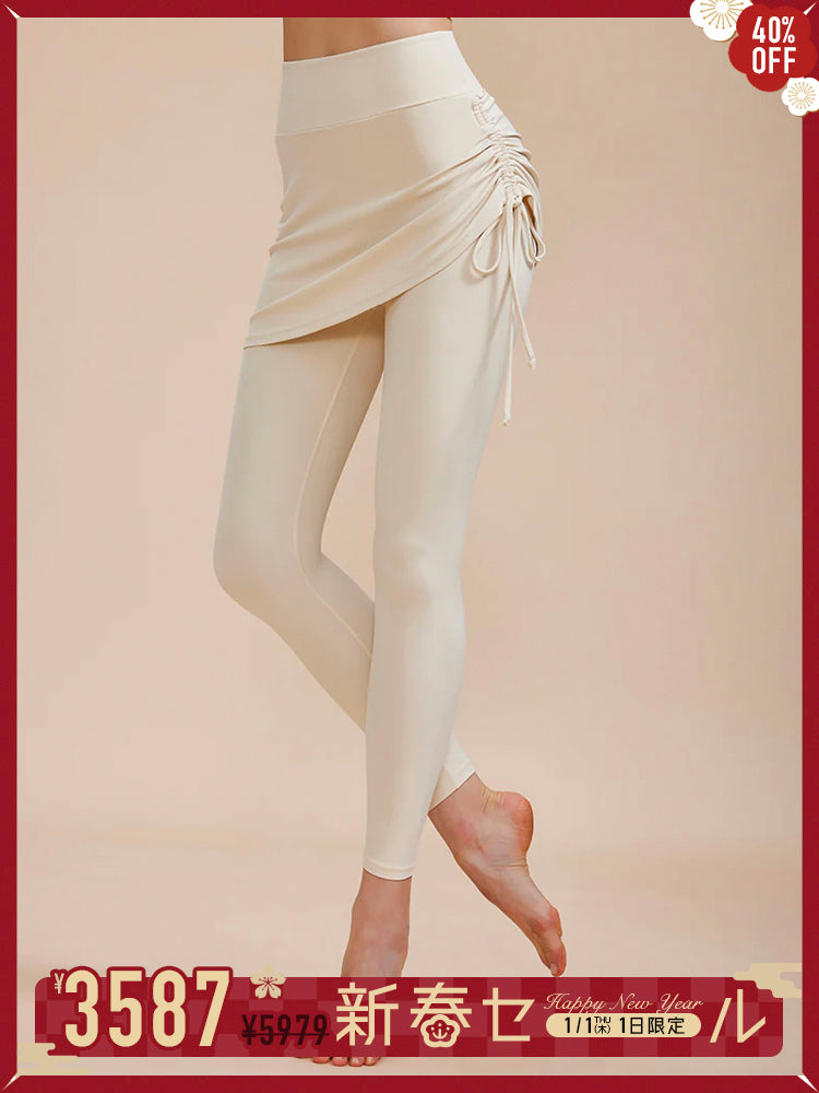 【未使用】定価19,340えん yomoment Lサイズ　上下セット 未使用】定価19,340えん yomoment Lサイズ 上下セット