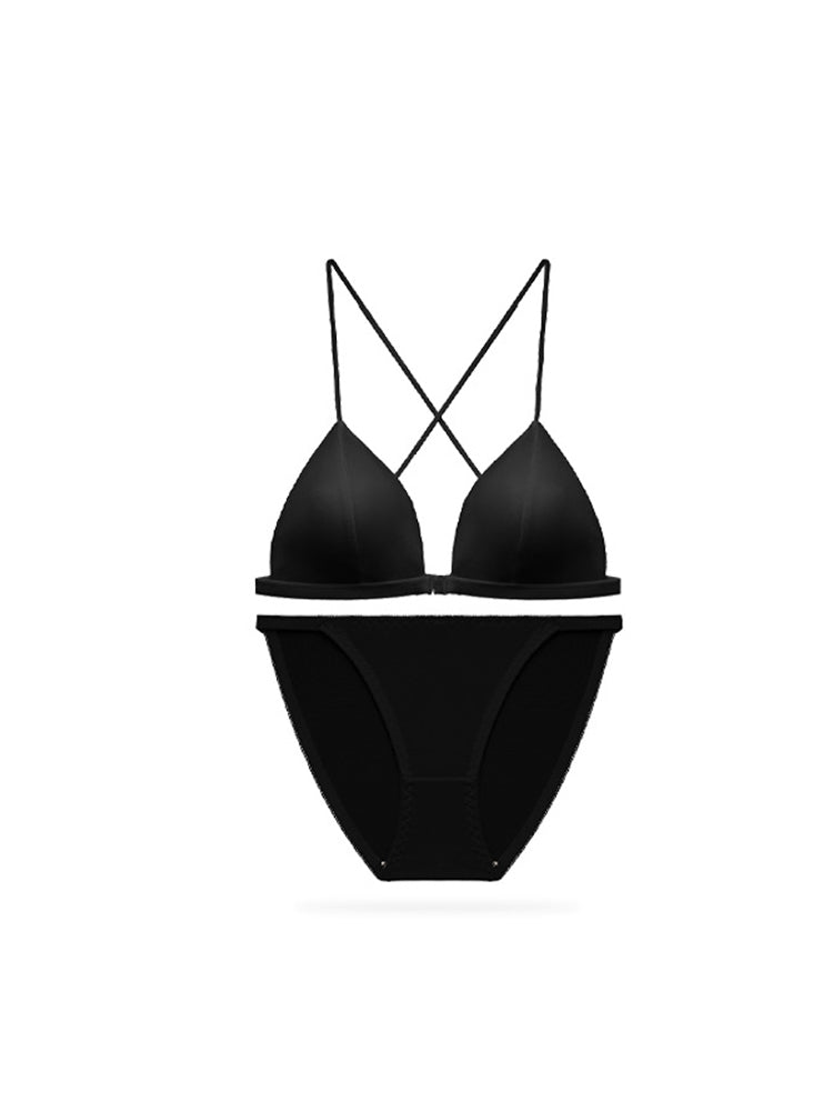 【関税込み】Fleur du Mal ブラック Luxe 三角ブラ Fleur du Malのブラック Luxe 三角ブラがセール中