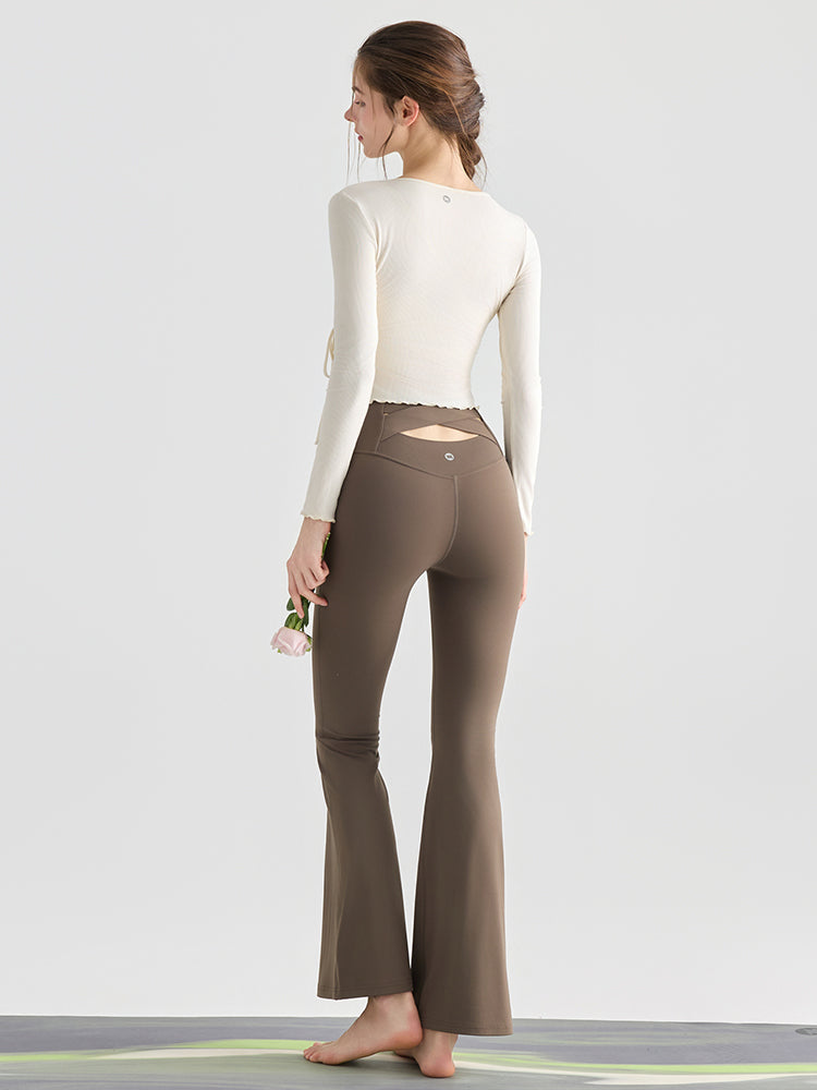 バック交差 フレアレギンス