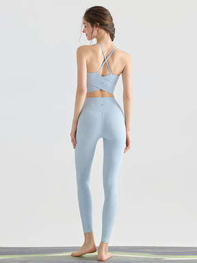 ミディアムサポート 背中スタイル スポーツブラ