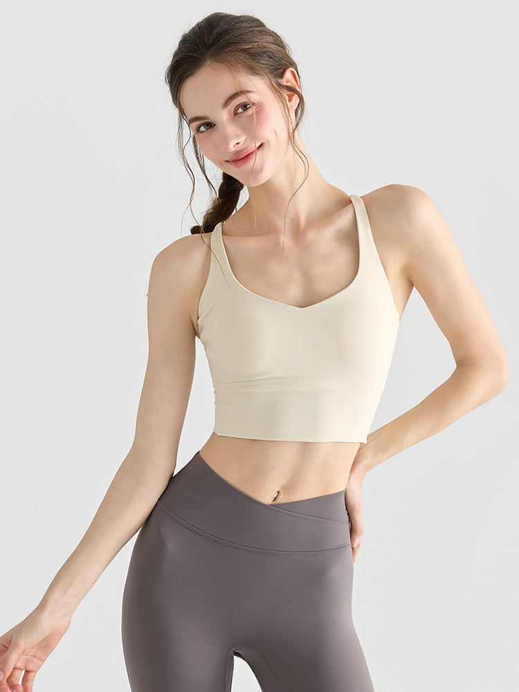 ミディアムサポート 背中スタイル スポーツブラ