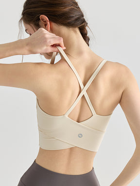 ミディアムサポート 背中スタイル スポーツブラ