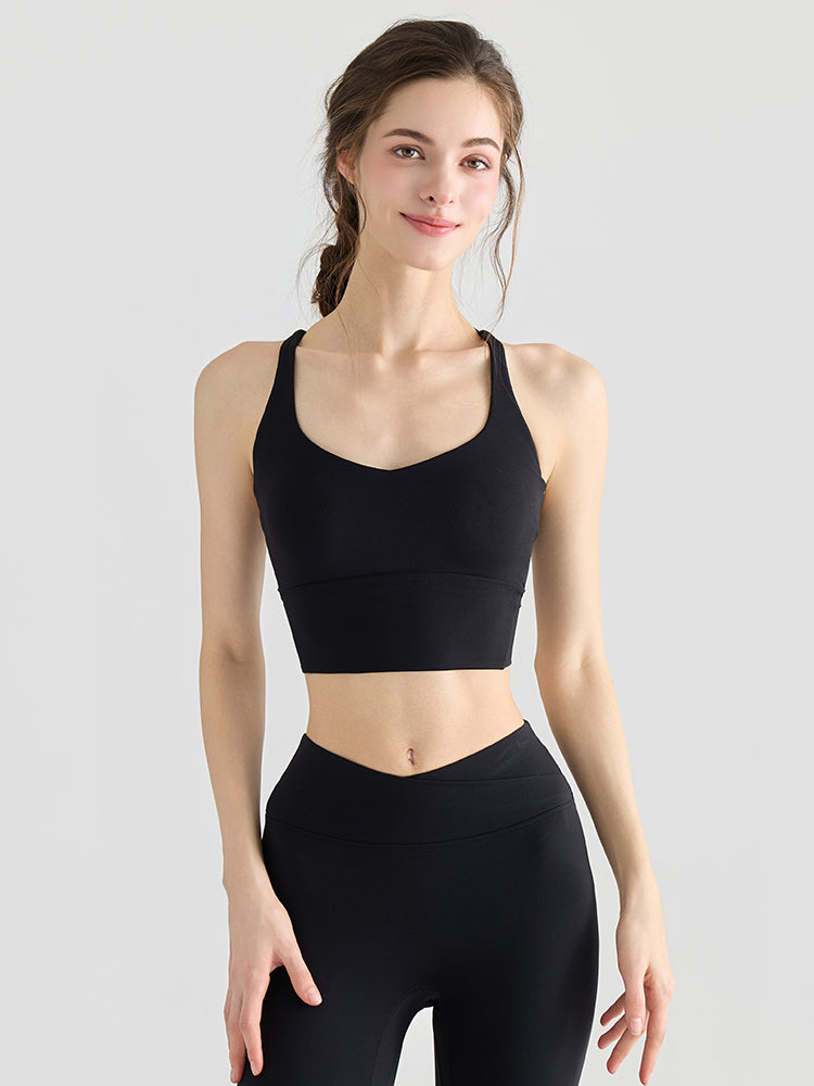 ミディアムサポート 背中スタイル スポーツブラ