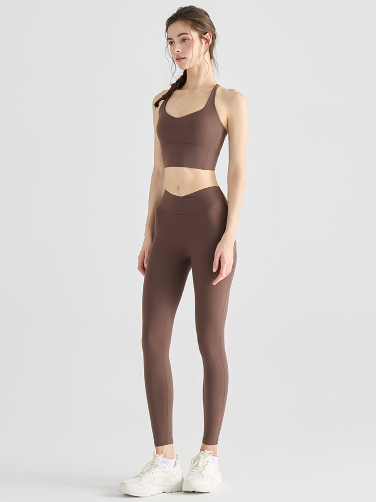 ミディアムサポート 背中スタイル スポーツブラ