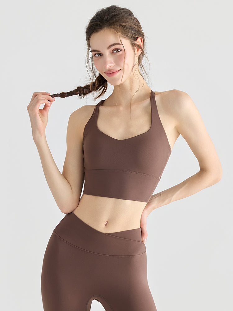 ミディアムサポート 背中スタイル スポーツブラ