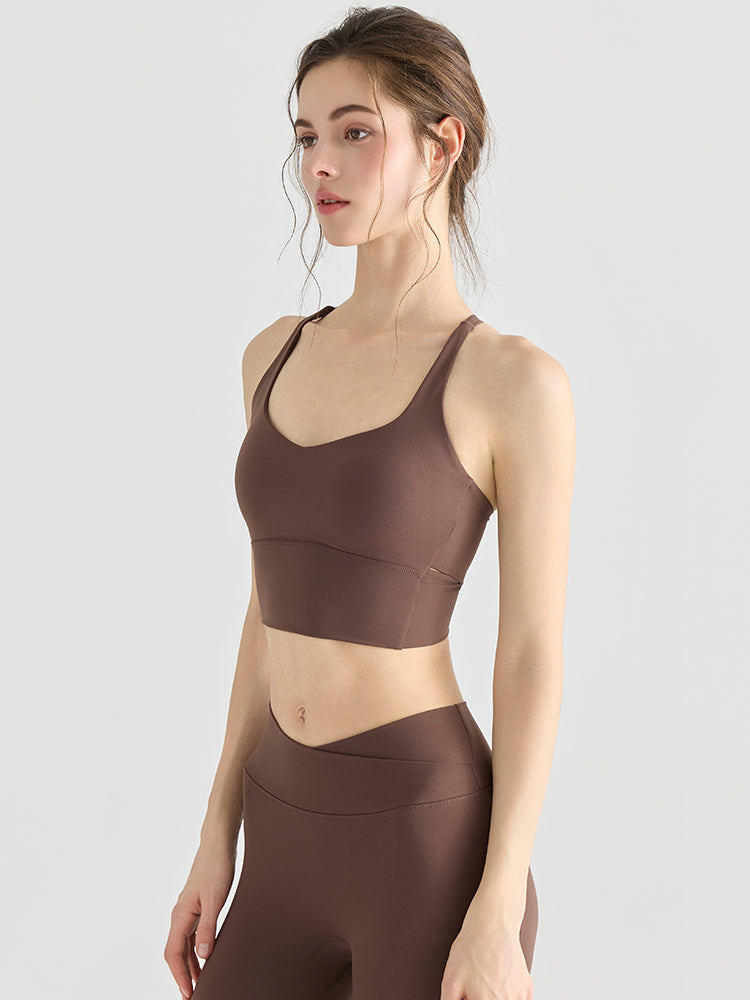 ミディアムサポート 背中スタイル スポーツブラ