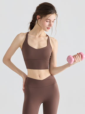 ミディアムサポート 背中スタイル スポーツブラ