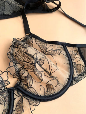 【ノンカップ・ワイヤー入り】大人セクシー 刺繍レースブラ＆ショーツ