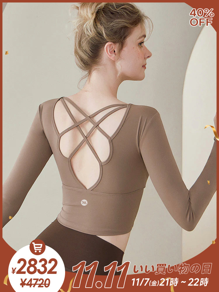 バック開き ストラップ交差 長袖トップス パッド付き