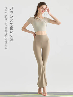 レイヤード メッシュ切り替え バックダブルクロス パッド付き半袖トップス