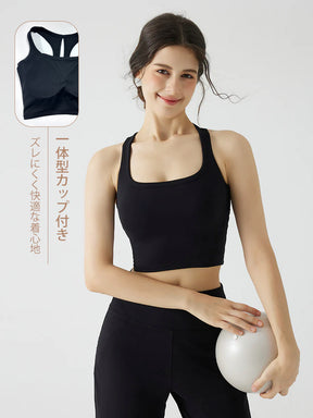 メッシュドレープのバックスタイルが特徴の2WAYパッド付きブラトップ