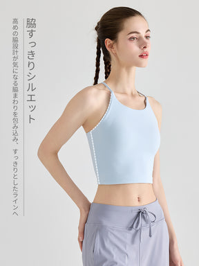 吸湿速乾素材を使用した美背クロスバックのカップ付きヨガキャミソール