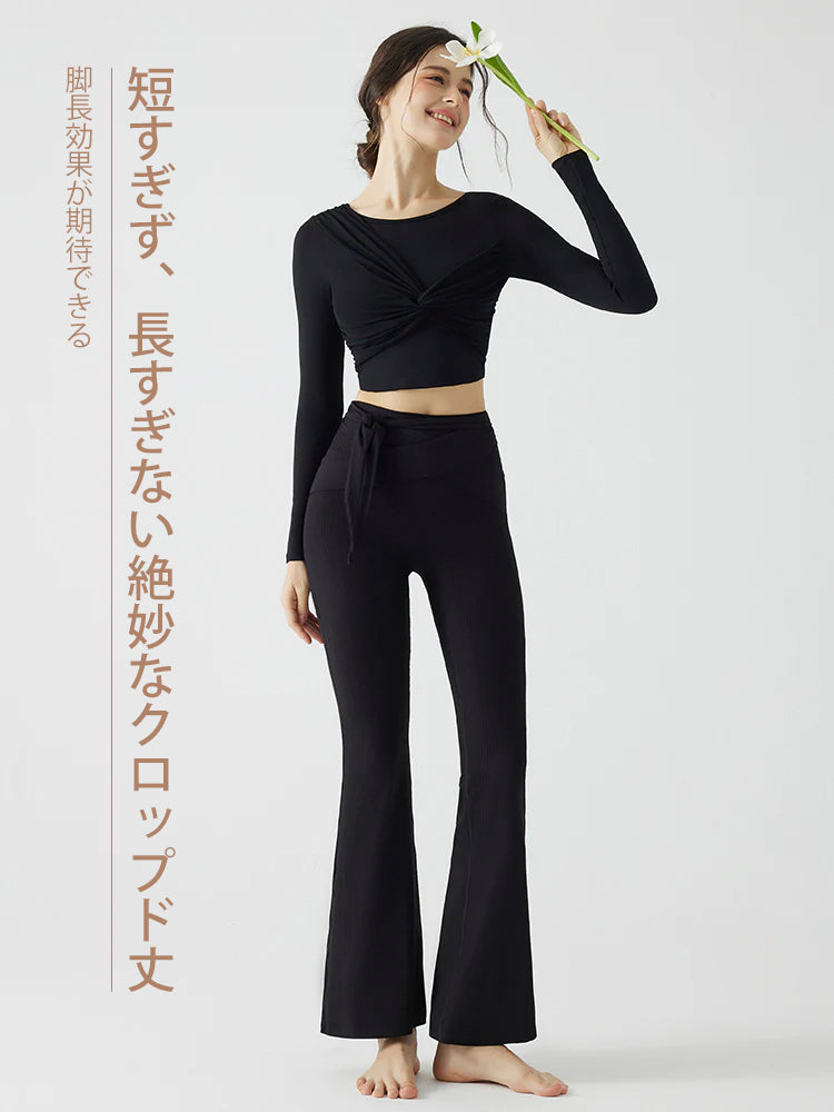 背中見せリボンデザインの長袖カップ付きヨガトップス